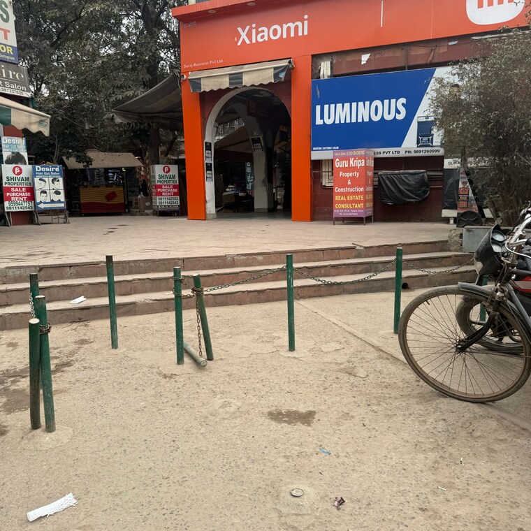  Parking, palam-vyapar-kendra Commercial Office Space 714 Sq.Ft. In Palam Vihar Gurgaon 9690782