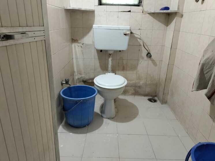 Bathroom, vijay-nagari-chs 1 Bedroom 450 Sq.Ft. Apartment In Vijay Nagari Thane 9690771