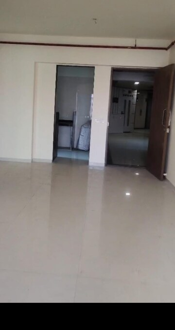 Room in 2 BHK Apartment at Gauri Excellency, Kandivali West – for Rent