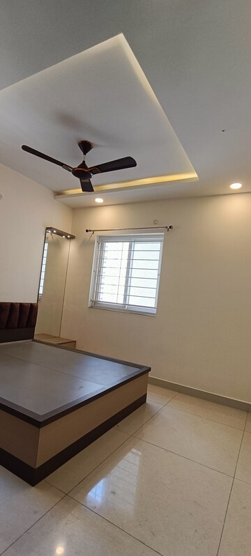 Room in 2 BHK Apartment at My Home Tridasa, Tellapur – for Rent