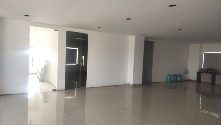 Room, jubilee hills Commercial Office Space 3200 Sq.Ft. In Jubilee Hills Hyderabad 9690842