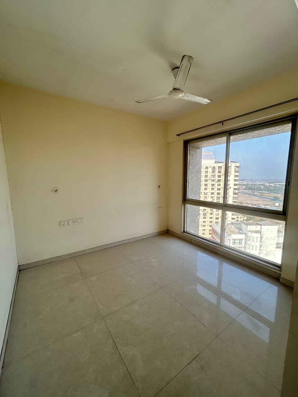 Bedroom in 2 BHK Apartment at Roswalt Heights, Chembur – for Rent