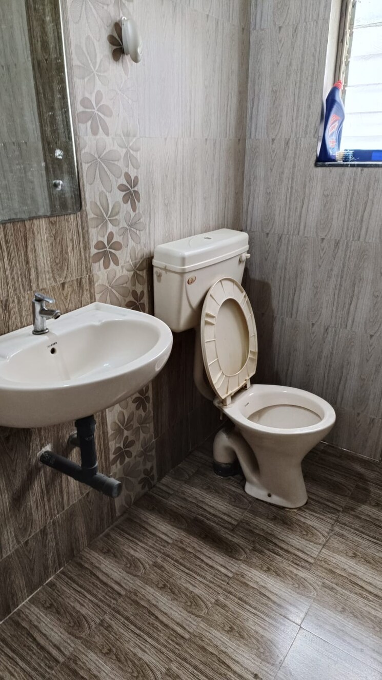 Bathroom, vardhaman-square 2 Bedroom 1000 Sq.Ft. Apartment In Kharadi Pune 9690789