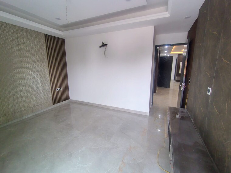 Room, bptp-parkland-pride 3 Bedroom 250 Sq.Yd. Builder Floor In Sector 77 Faridabad 9690909