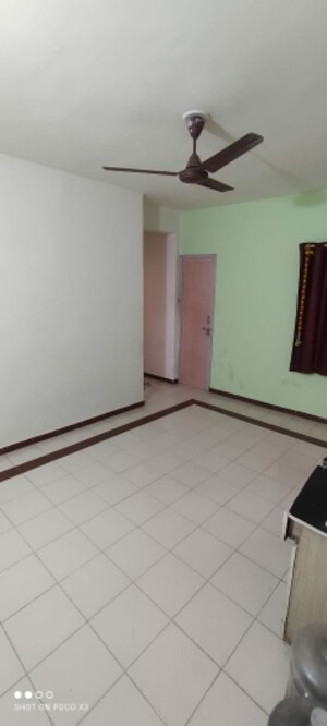 Room in 2 BHK Builder Floor at Prahlad Nagar – for Rent