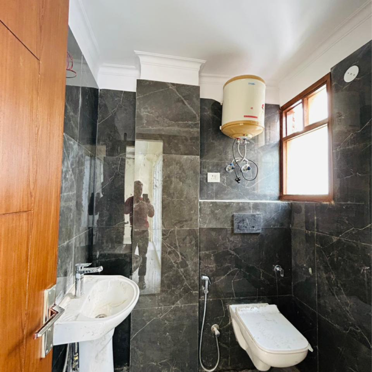 Team Area, chattarpur 2 Bedroom 800 Sq.Ft. Builder Floor In Chattarpur Delhi 9690923