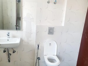 Master Bedroom in 3.5 BHK Builder Floor at Sector 57 – for Rent