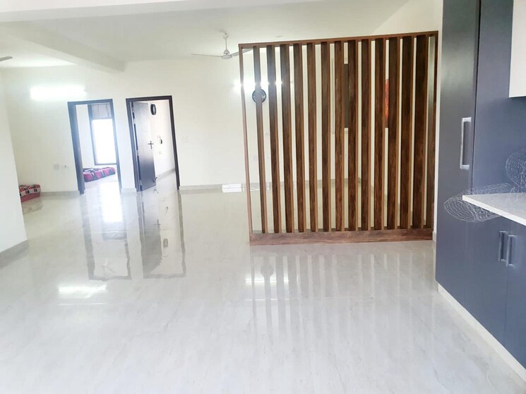 Room, sector 57 3.5 Bedroom 2500 Sq.Ft. Builder Floor In Sector 57 Gurgaon 9690920