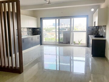 Room in 3.5 BHK Builder Floor at Sector 57 – for Rent