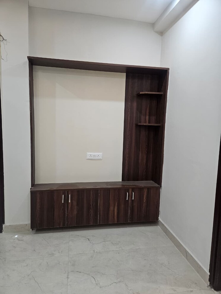 Room, dhakoli 3 Bedroom 100 Sq.Yd. Builder Floor In Dhakoli Zirakpur 9690929