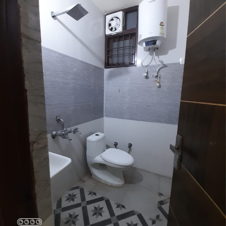 Bathroom, chattarpur 2 Bedroom 800 Sq.Ft. Builder Floor In Chattarpur Delhi 9690978
