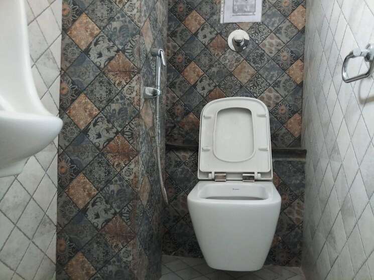 Bathroom, kharadi Commercial Office Space 8600 Sq.Ft. In Kharadi Pune 9690999