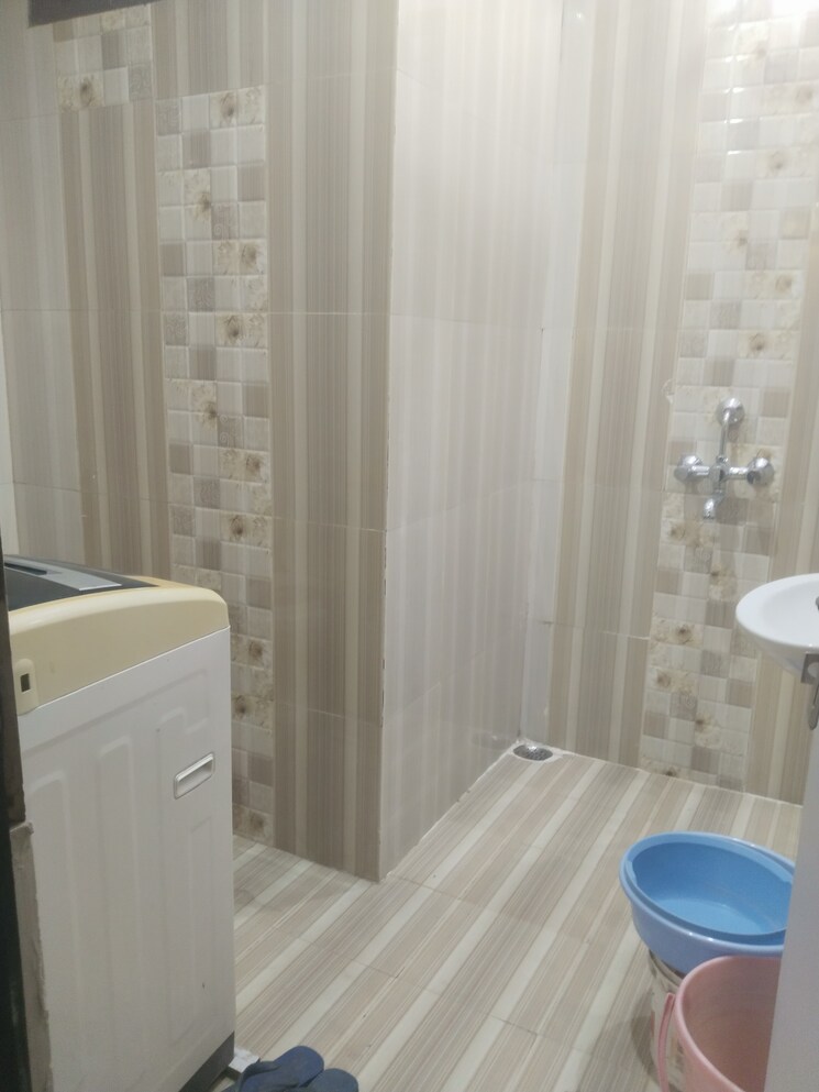 Bathroom, gomti nagar 2 Bedroom 900 Sq.Ft. Apartment In Gomti Nagar Lucknow 9691018