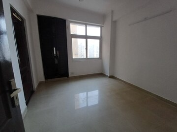 Room in 2 BHK Apartment at Gaur City 2 - 12th Avenue, Sector 16c Greater Noida – for Sale