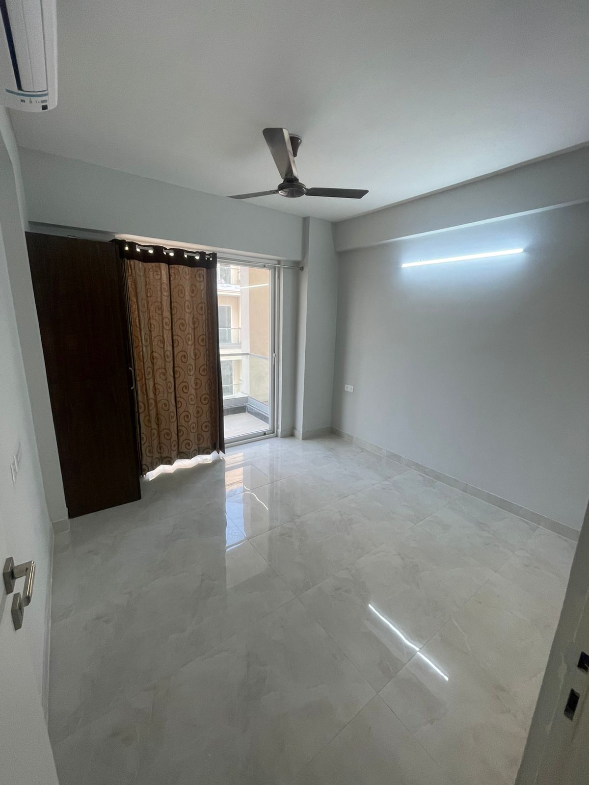 3.5 BHK + Pooja Room Apartment For Rent in Signature Global City