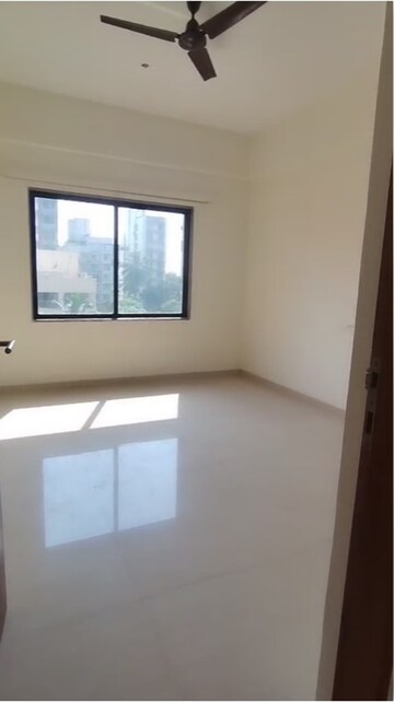 Bedroom in 2 BHK Apartment at Lucky House, Chembur – for Rent
