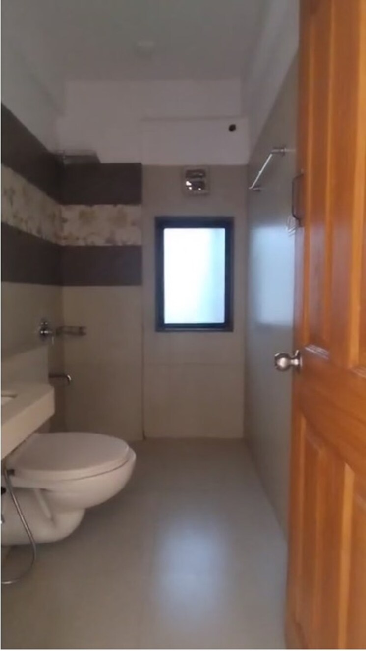 Bathroom, lucky-house 2 Bedroom 1014 Sq.Ft. Apartment In Chembur Mumbai 9691087
