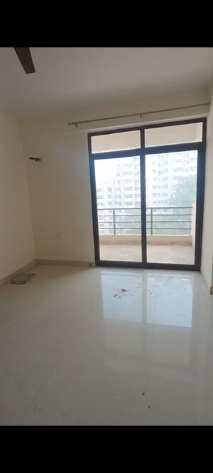 Room in 3 BHK Apartment at Sector 45 – for Rent