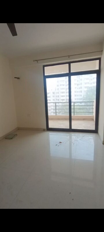 Room in 3 BHK Apartment at Sector 45 – for Rent