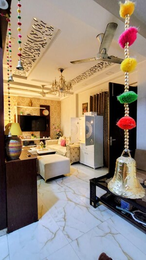 3 BHK Independent House For Sale in Niharika Building, Niti Khand I