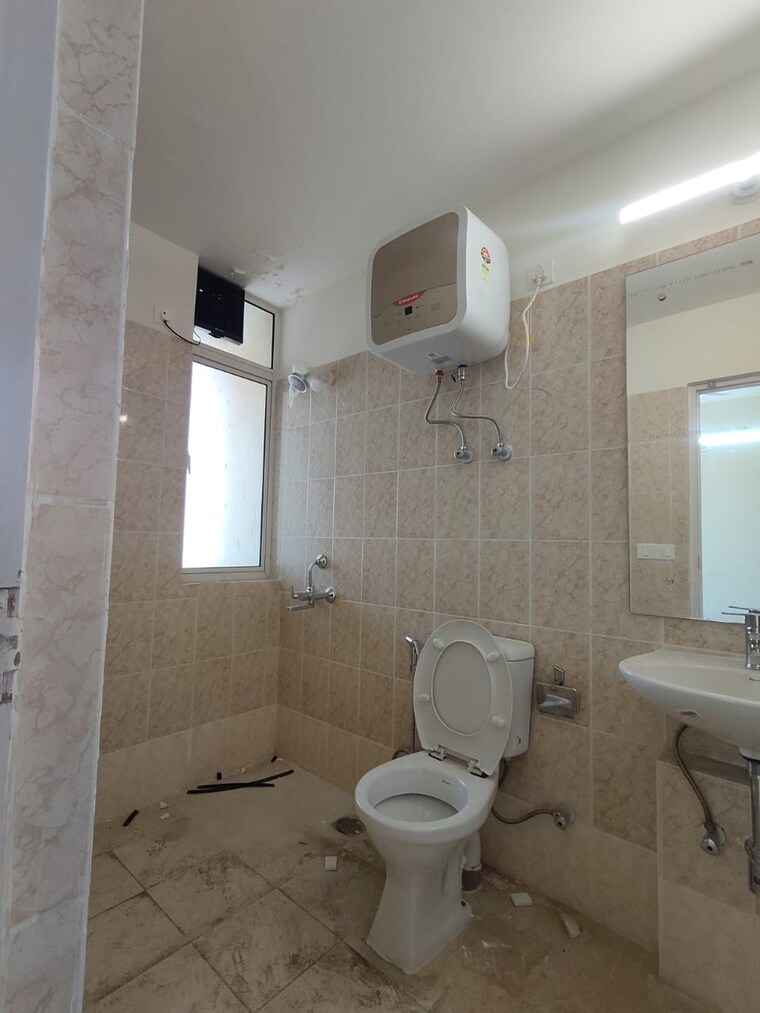 Bathroom, ansal-sushant-apartments 2 Bedroom 215 Sq.Ft. Builder Floor In Sushant Lok I Gurgaon 9691143
