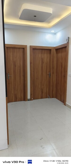 Room in 2 BHK Apartment at Signature The Millennia 3, Sector 37d – for Rent