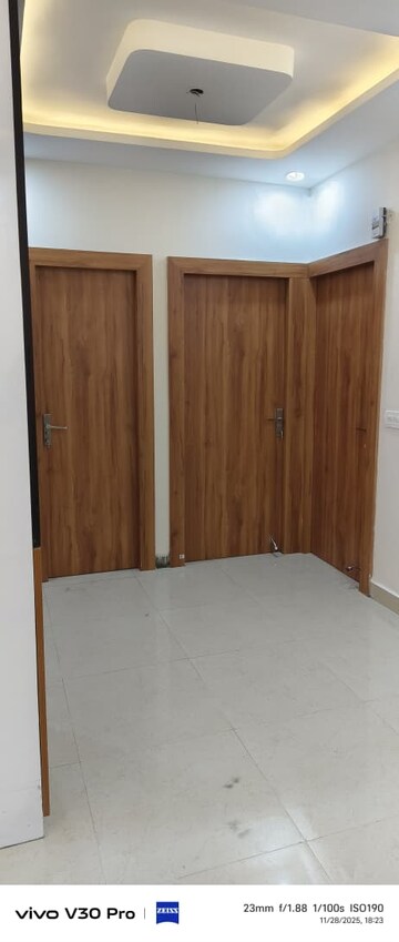 Room in 2 BHK Apartment at Signature The Millennia 3, Sector 37d – for Rent