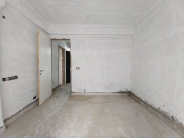 Room in 3 BHK Builder Floor at Signature Global City, Sector 37d – for Sale