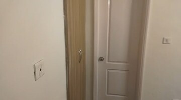 2 BHK Apartment For Rent in Raheja Atharva, Sector 109