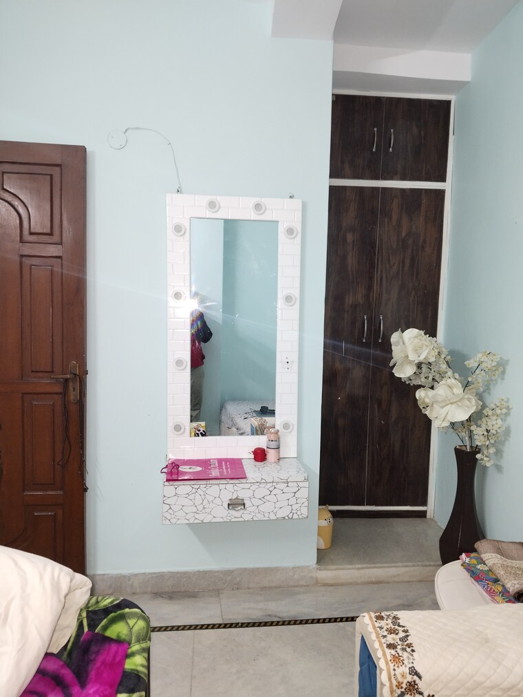 Room, khirki extension 1 Bedroom 400 Sq.Ft. Apartment In Khirki Extension Delhi 9691215