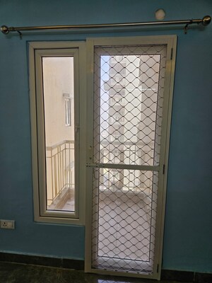 Room in 2 BHK Apartment at SG Shikhar Height, Siddharth Vihar – for Rent