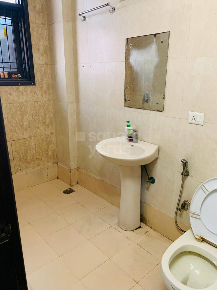 Bathroom, lajpat nagar i 2 Bedroom 920 Sq.Ft. Builder Floor In Lajpat Nagar I Delhi 9691219