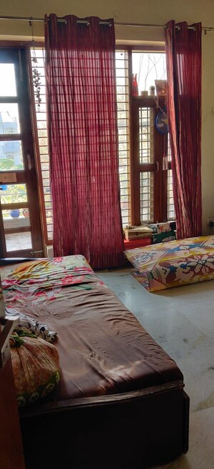 Bedroom in 3 BHK Builder Floor at Sushant Lok 2, Sector 57 – for Sale