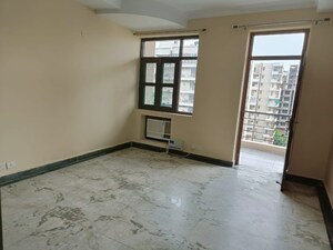 Room in 3 BHK Builder Floor at Sushant Lok 2, Sector 57 – for Sale