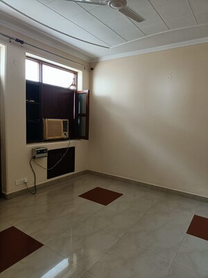 Room in 3 BHK Builder Floor at Sushant Lok 2, Sector 57 – for Sale