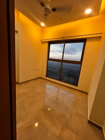 Room in 2 BHK Apartment at Sheth Irene, Malad West – for Rent