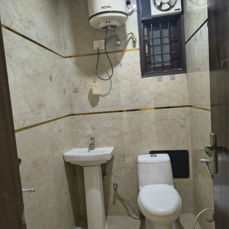 Bathroom, chattarpur 2 Bedroom 800 Sq.Ft. Builder Floor In Chattarpur Delhi 9691310