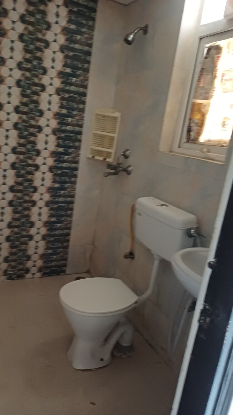 Bathroom, signature-the-serenas 2 Bedroom 614 Sq.Ft. Apartment In Sohna Sector 36 Gurgaon 9691342