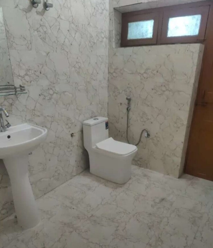 Bathroom, hazratganj 2 Bedroom 1490 Sq.Ft. Apartment In Hazratganj Lucknow 9691380