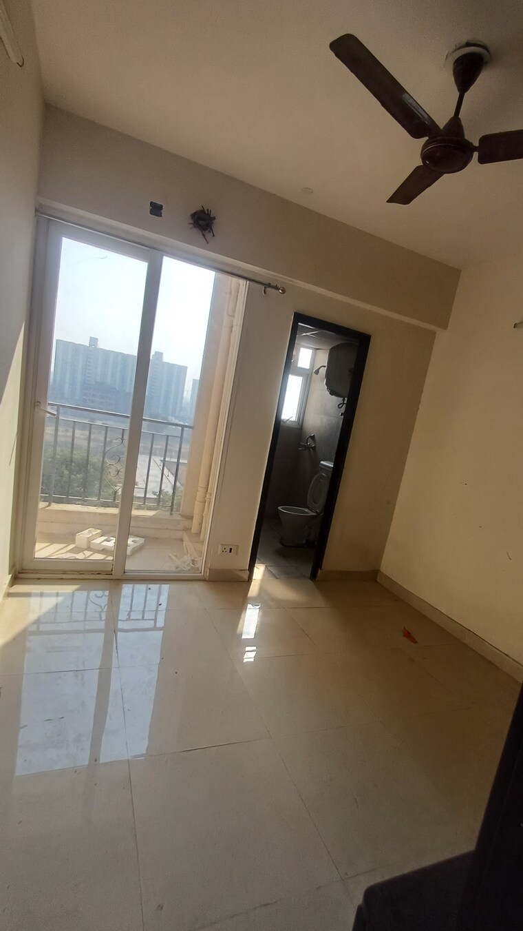 Kitchen, signature-the-serenas 2 Bedroom 614 Sq.Ft. Apartment In Sohna Sector 36 Gurgaon 9691398