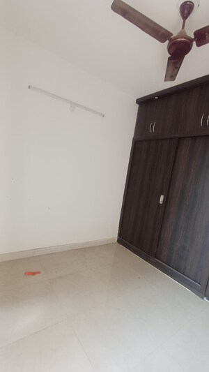 Room in 2 BHK Apartment at Signature The Serenas, Sohna Sector 36 – for Rent