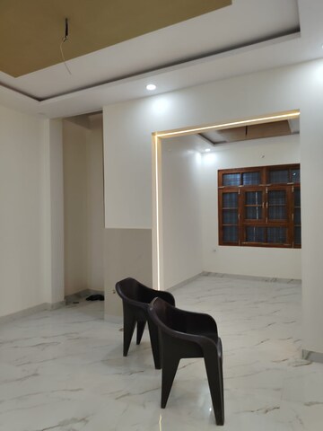 Parking in 2 BHK Independent House at Deva Road – for Sale