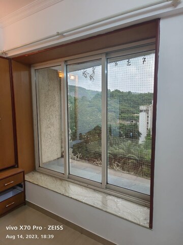 Room in 3 BHK Apartment at Shrishti Synchronicity, Chandivali – for Rent