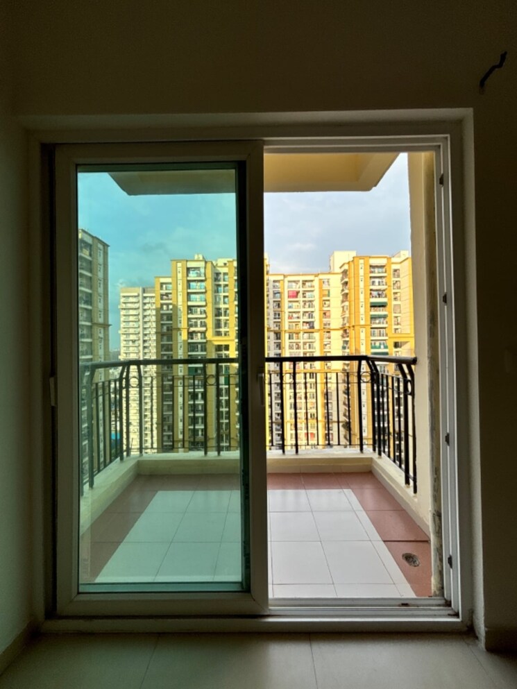 Room, supertech-cape-town 2 Bedroom 1150 Sq.Ft. Apartment In Sector 74 Noida 9691472