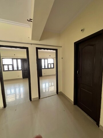 2 BHK Apartment For Rent in Jankipuram