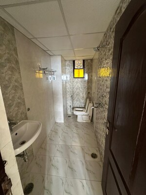 Bathroom in 2 BHK Apartment at Jankipuram – for Rent