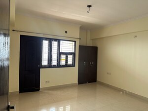 Room in 2 BHK Apartment at Jankipuram – for Rent