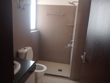 Bathroom in 3.5 BHK Apartment at Pioneer Park Phase 1, Sector 61 – for Rent