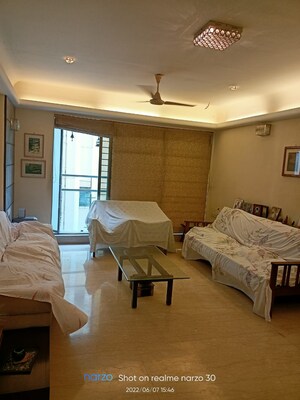 3 BHK Apartment For Rent in Rose Queen, Khar West