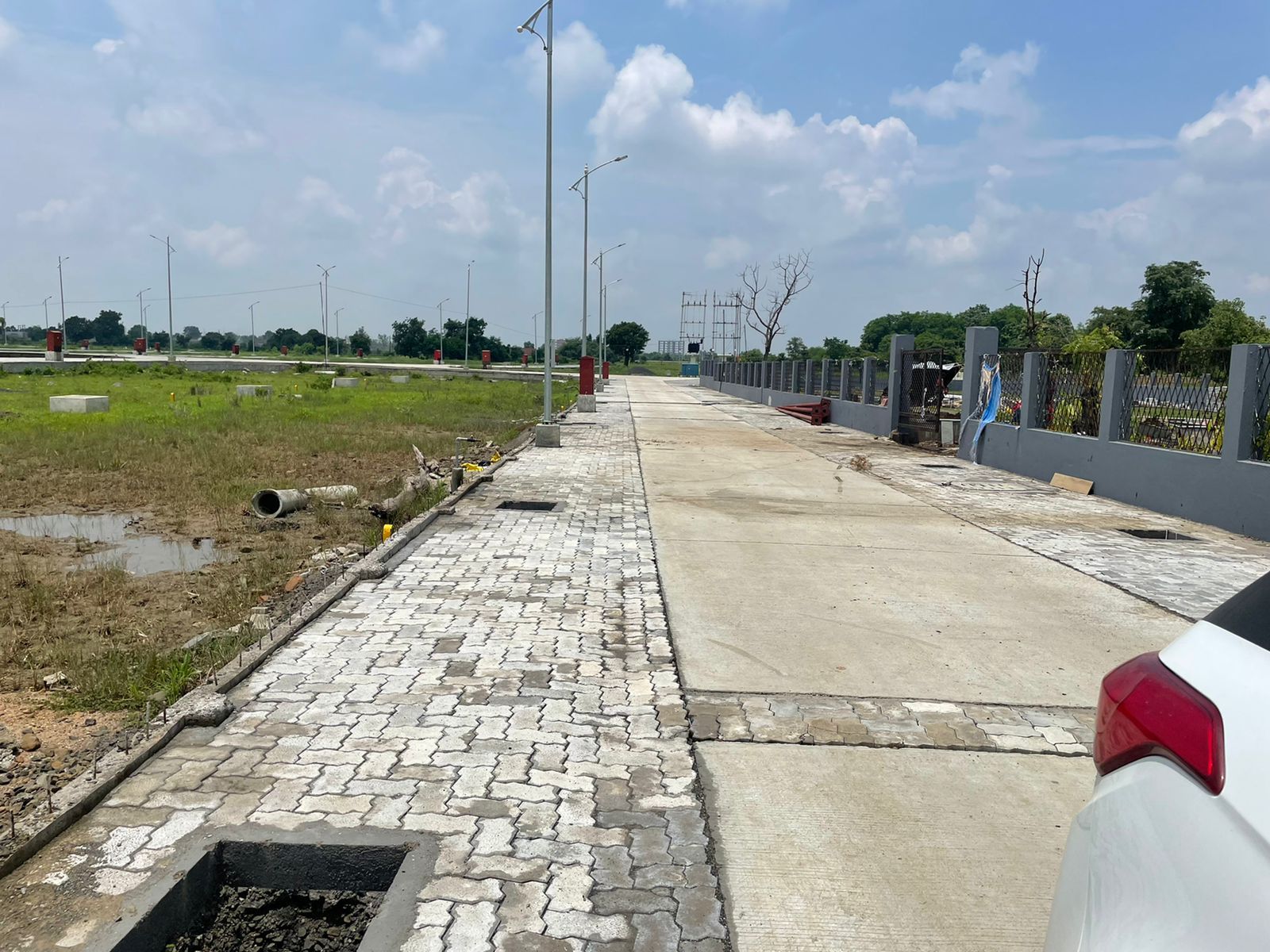 Plot For Sale in Mahalaxmi Nagar 31 